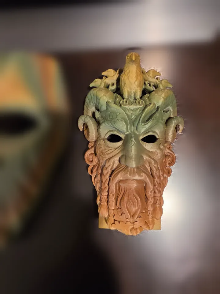 The Nesting King, green to copper. 3D printed by Foolish Form.
